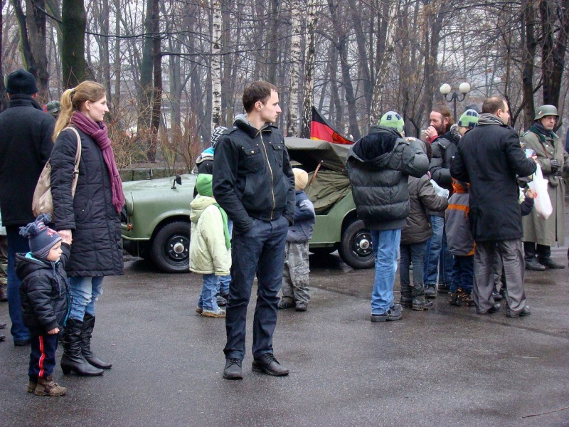 Zdjęcie w galerii na portalu naszwodzislaw.com: Park miejski opanowali mundurowi wiadomości z regionu