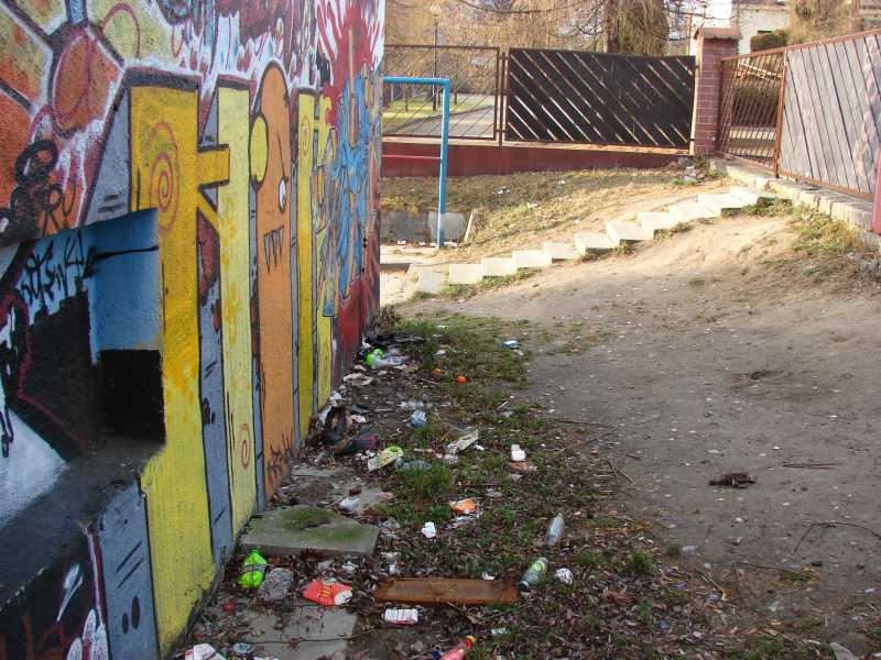Zdjęcie w galerii na portalu naszwodzislaw.com: Zniknęły stare, porzucone fotele wiadomości z regionu
