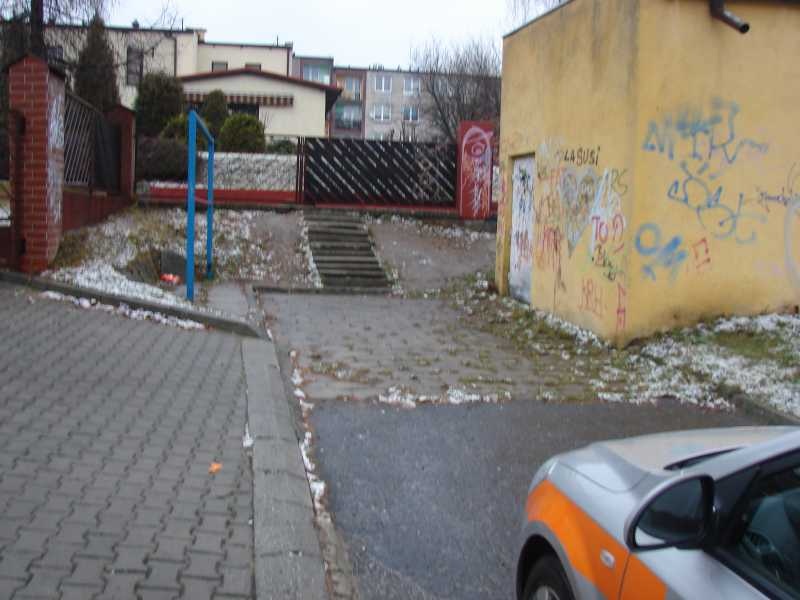 Zdjęcie w galerii na portalu naszwodzislaw.com: Zniknęły stare, porzucone fotele wiadomości z regionu