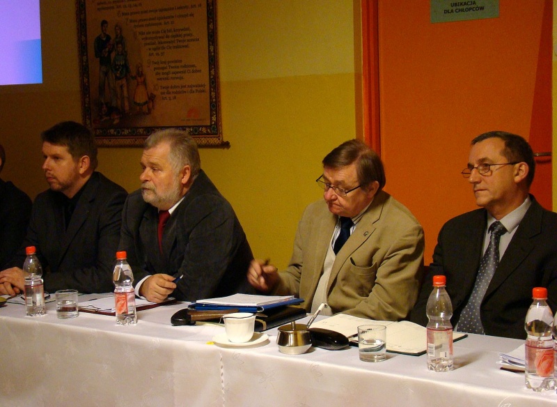 Zdjęcie w galerii na portalu naszwodzislaw.com: Mieszkańcy Jedłownika o skrzyżowaniach wiadomości z regionu