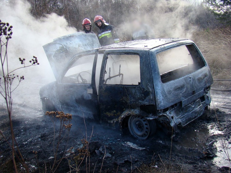 Zdjęcie w galerii na portalu naszwodzislaw.com: Cinquacento doszczętnie spłonęło wiadomości z regionu