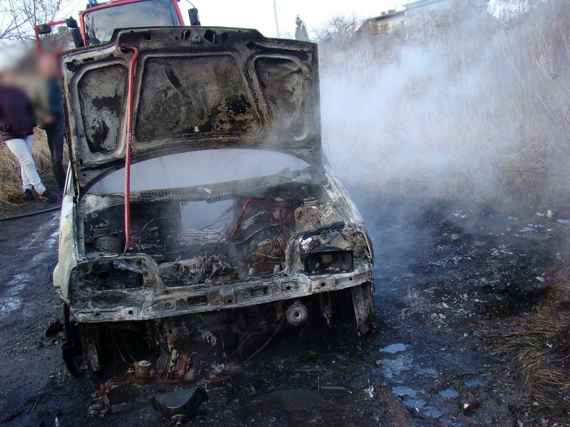 Zdjęcie w galerii na portalu naszwodzislaw.com: Cinquacento doszczętnie spłonęło wiadomości z regionu