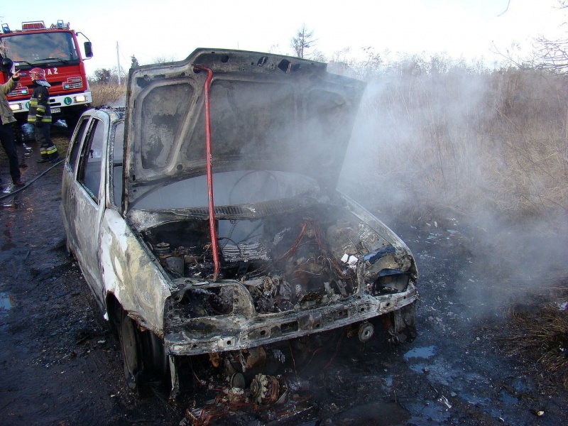 Zdjęcie w galerii na portalu naszwodzislaw.com: Cinquacento doszczętnie spłonęło wiadomości z regionu