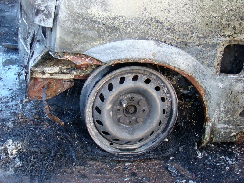 Zdjęcie w galerii na portalu naszwodzislaw.com: Cinquacento doszczętnie spłonęło wiadomości z regionu