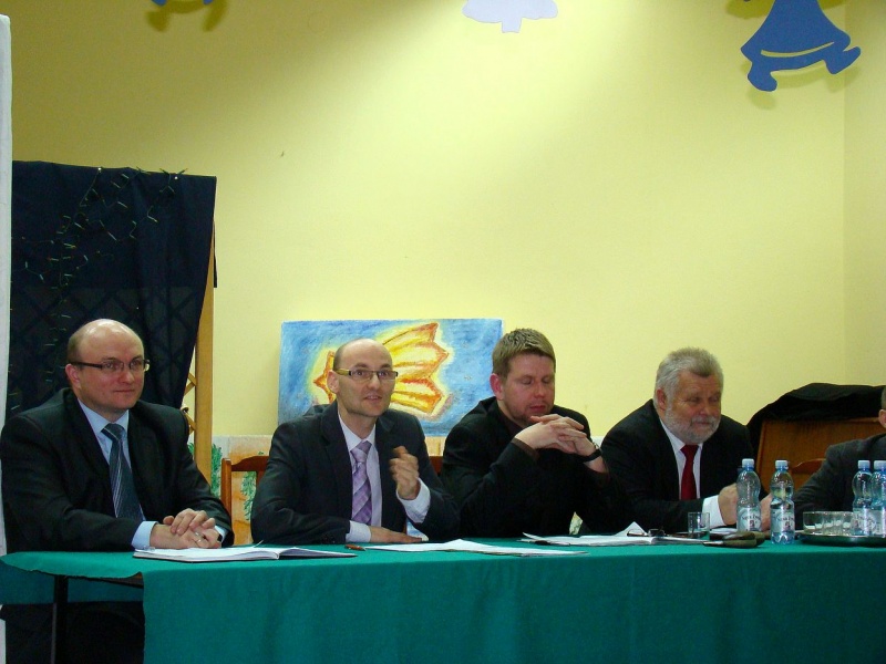 Zdjęcie w galerii na portalu naszwodzislaw.com: Mieszkańcy przemaglowali prezydentów wiadomości z regionu