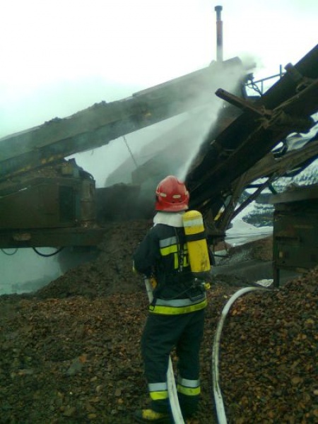 Zdjęcie w galerii na portalu naszwodzislaw.com: Płonął przesiewacz na Marcelu wiadomości z regionu