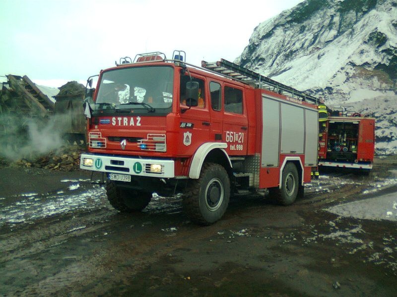 Zdjęcie w galerii na portalu naszwodzislaw.com: Płonął przesiewacz na Marcelu wiadomości z regionu