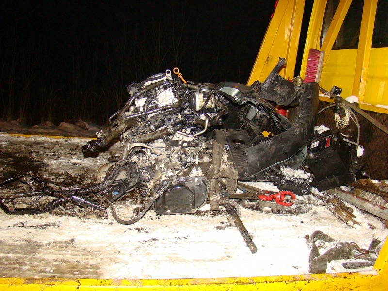 Zdjęcie w galerii na portalu naszwodzislaw.com: Seat uderzył w drzewo wiadomości z regionu