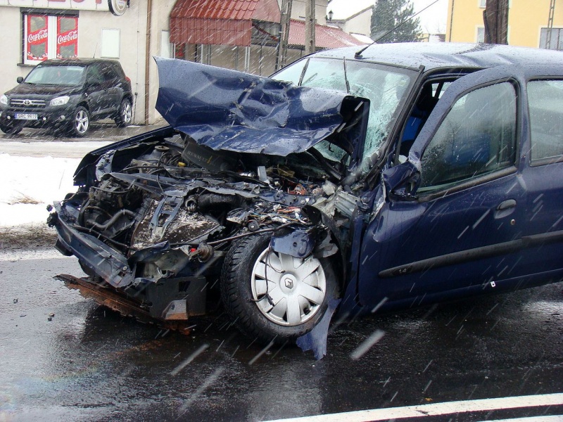Zdjęcie w galerii na portalu naszwodzislaw.com: Zablokowana DK 78. Ciężarówka w rowie wiadomości z regionu