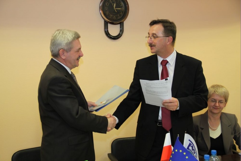 Zdjęcie w galerii na portalu naszwodzislaw.com: Nowy wykonawca kanalizacji w Radlinie II wiadomości z regionu