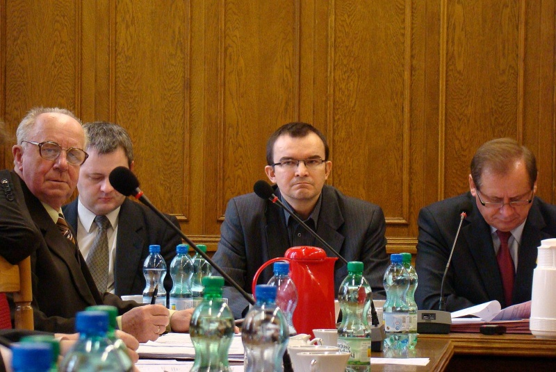 Zdjęcie w galerii na portalu naszwodzislaw.com: Maszynka do głosowania miała premierę wiadomości z regionu