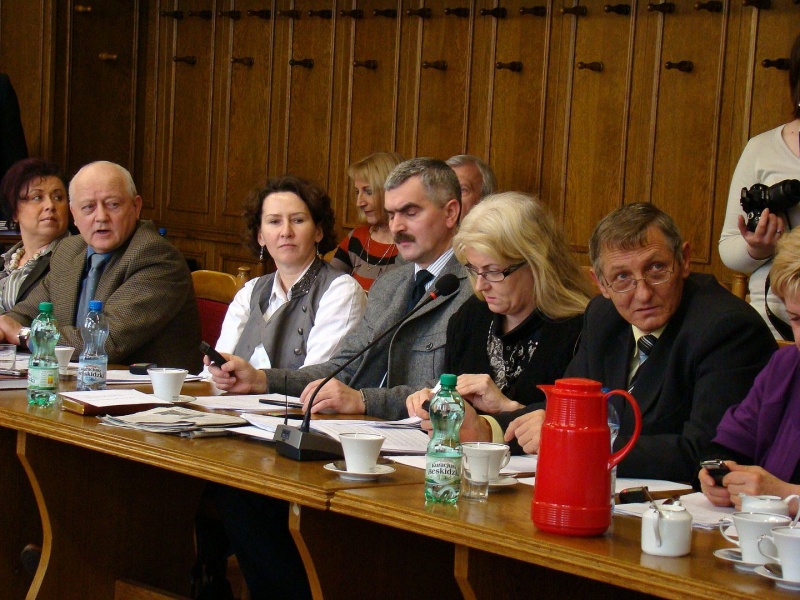 Zdjęcie w galerii na portalu naszwodzislaw.com: Maszynka do głosowania miała premierę wiadomości z regionu