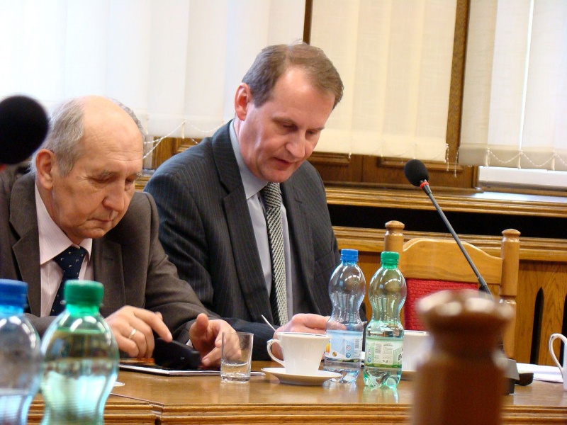 Zdjęcie w galerii na portalu naszwodzislaw.com: Maszynka do głosowania miała premierę wiadomości z regionu