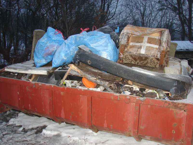 Zdjęcie w galerii na portalu naszwodzislaw.com: Przy Basenowej już czysto wiadomości z regionu