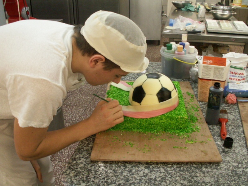 Zdjęcie w galerii na portalu naszwodzislaw.com: Błażej w gronie najlepszych cukierników  wiadomości z regionu