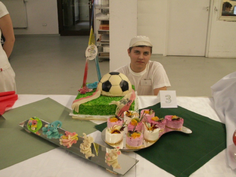 Zdjęcie w galerii na portalu naszwodzislaw.com: Błażej w gronie najlepszych cukierników  wiadomości z regionu