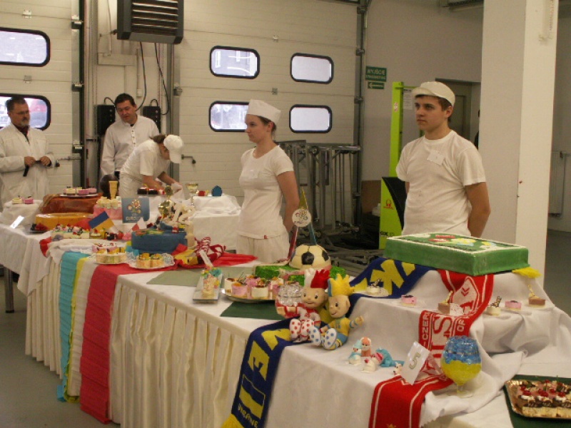 Zdjęcie w galerii na portalu naszwodzislaw.com: Błażej w gronie najlepszych cukierników  wiadomości z regionu