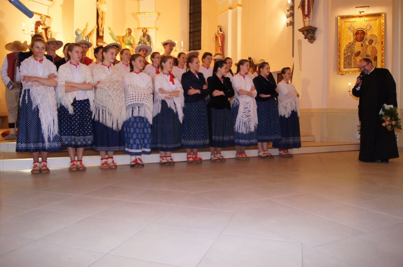 Zdjęcie w galerii na portalu naszwodzislaw.com: Zespół Istebna gościł w Zawadzie wiadomości z regionu