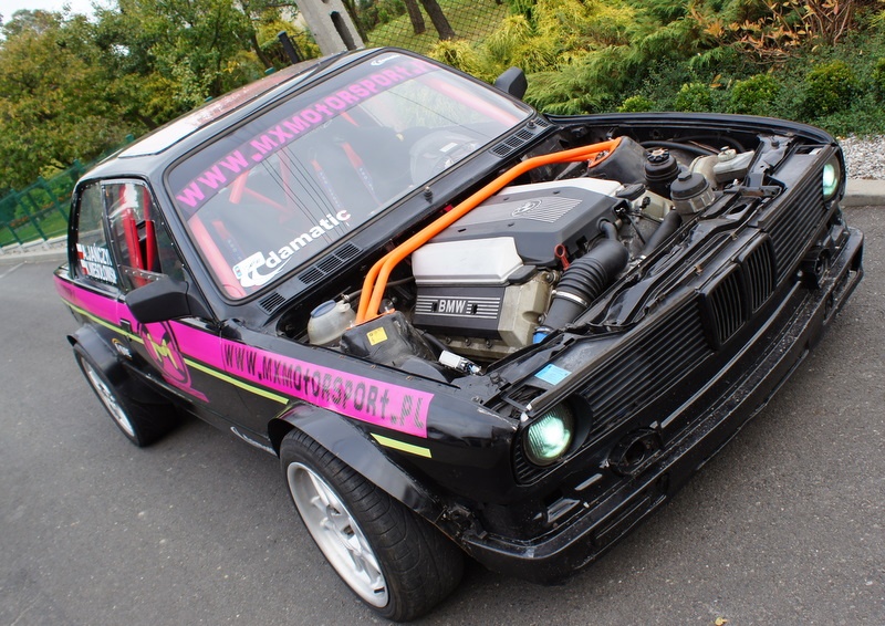 Zdjęcie w galerii na portalu naszwodzislaw.com: Zamienili malucha na BMW wiadomości z regionu