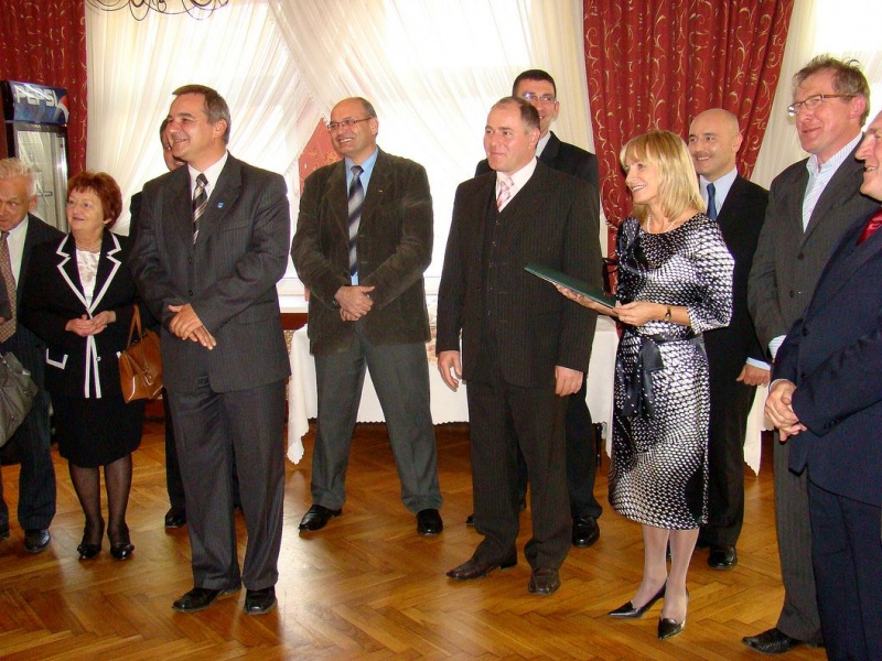 Zdjęcie w galerii na portalu naszwodzislaw.com: Medal dla SOLIDARNOŚCI wiadomości z regionu