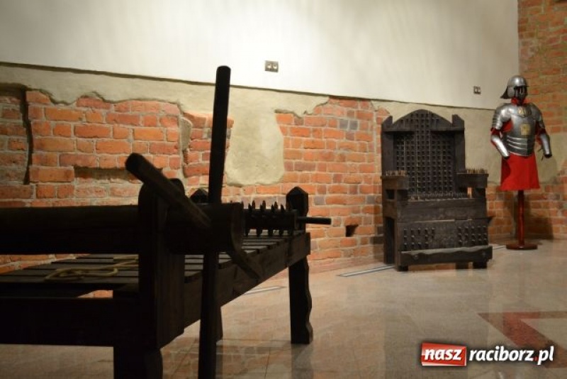 Zdjęcie w galerii na portalu naszwodzislaw.com: Komnata strachu już na zamku wiadomości z regionu