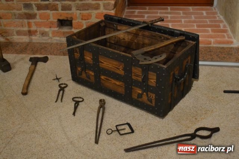 Zdjęcie w galerii na portalu naszwodzislaw.com: Komnata strachu już na zamku wiadomości z regionu