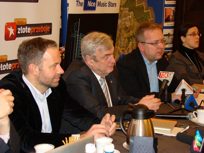 Zdjęcie w galerii na portalu naszwodzislaw.com: Guns N' Roses w mieście z ikrą wiadomości z regionu