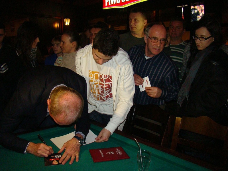 Zdjęcie w galerii na portalu naszwodzislaw.com: Trener Smuda dobrze czuje się na Śląsku wiadomości z regionu