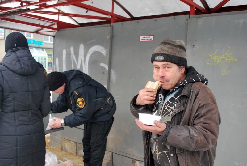 Zdjęcie w galerii na portalu naszwodzislaw.com: Ciepła zupa stawia na nogi wiadomości z regionu