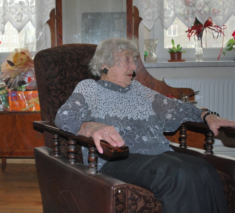 Zdjęcie w galerii na portalu naszwodzislaw.com: Jubilatka jest fanką boksu wiadomości z regionu