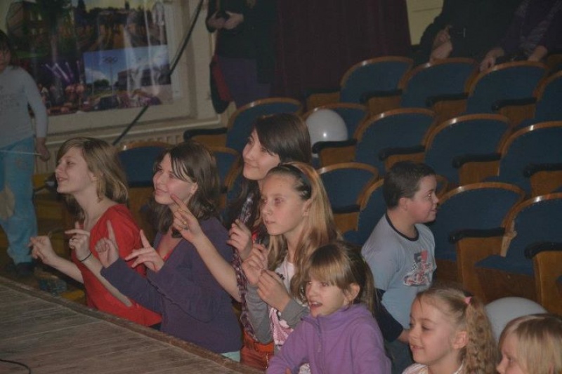 Zdjęcie w galerii na portalu naszwodzislaw.com: Zakochani wypuścili lampiony do nieba wiadomości z regionu