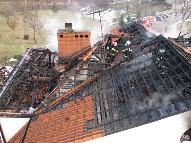 Zdjęcie w galerii na portalu naszwodzislaw.com: Pożar w domu przyjęć wiadomości z regionu