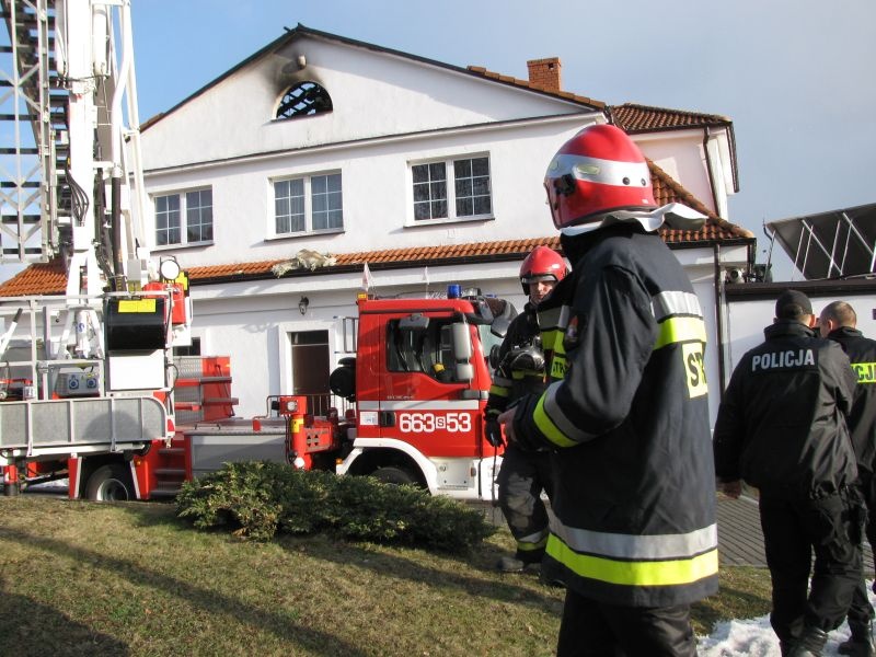 Zdjęcie w galerii na portalu naszwodzislaw.com: Pożar w domu przyjęć wiadomości z regionu