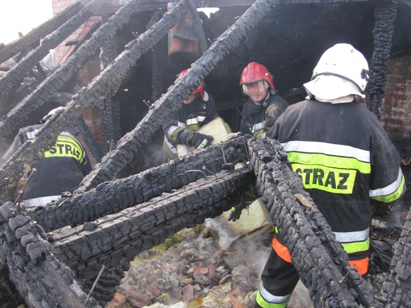 Zdjęcie w galerii na portalu naszwodzislaw.com: Pożar w domu przyjęć wiadomości z regionu