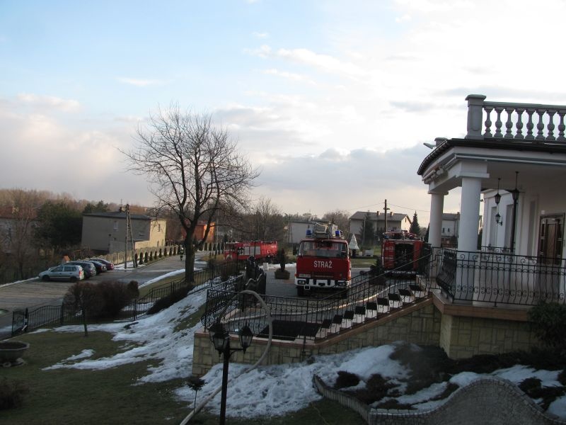 Zdjęcie w galerii na portalu naszwodzislaw.com: Pożar w domu przyjęć wiadomości z regionu