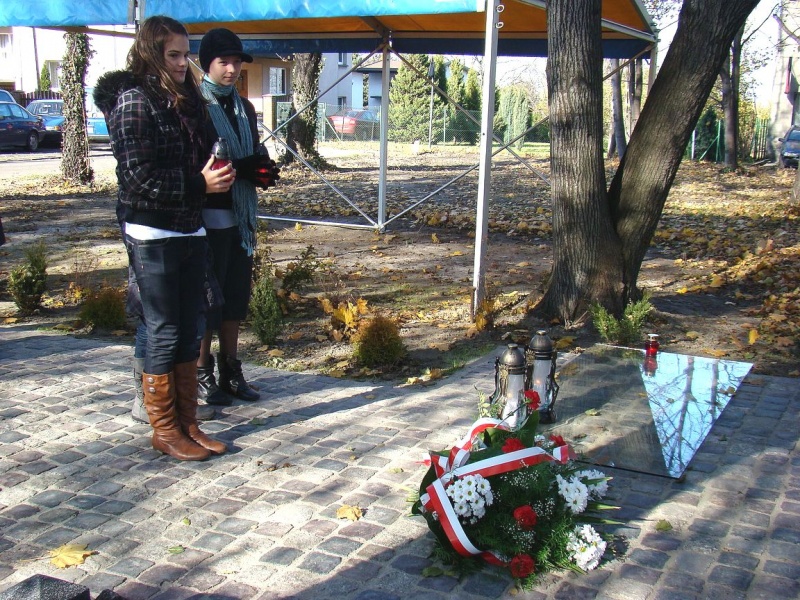 Zdjęcie w galerii na portalu naszwodzislaw.com: Ocalony od ZAPOMNIENIA wiadomości z regionu