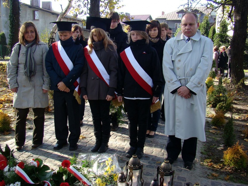 Zdjęcie w galerii na portalu naszwodzislaw.com: Ocalony od ZAPOMNIENIA wiadomości z regionu