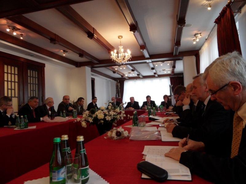 Zdjęcie w galerii na portalu naszwodzislaw.com: Na konwencie o drogach wiadomości z regionu