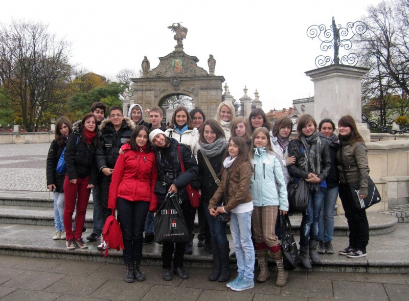 Zdjęcie w galerii na portalu naszwodzislaw.com: Włosi z wizytą w gimnazjum nr 2 wiadomości z regionu