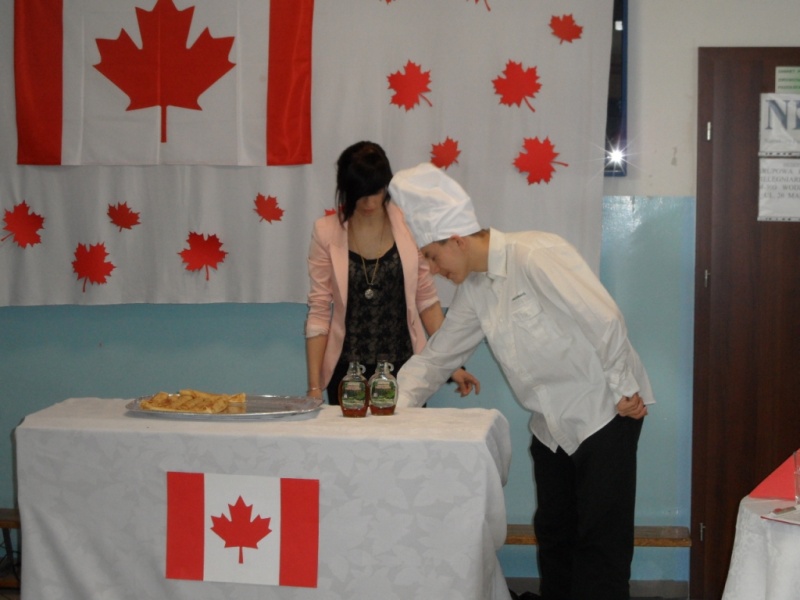 Zdjęcie w galerii na portalu naszwodzislaw.com: Impreza w gaju oliwnym  wiadomości z regionu