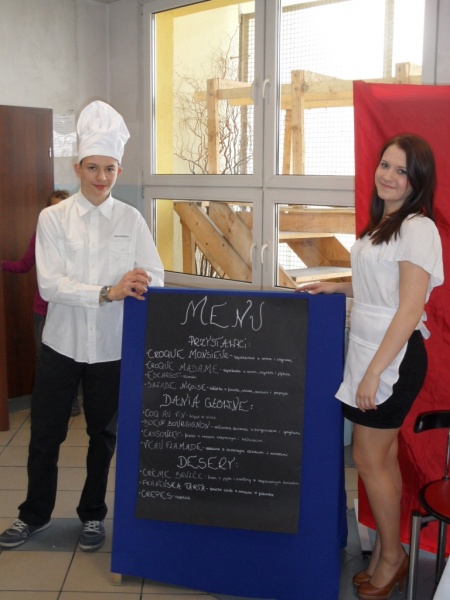 Zdjęcie w galerii na portalu naszwodzislaw.com: Impreza w gaju oliwnym  wiadomości z regionu