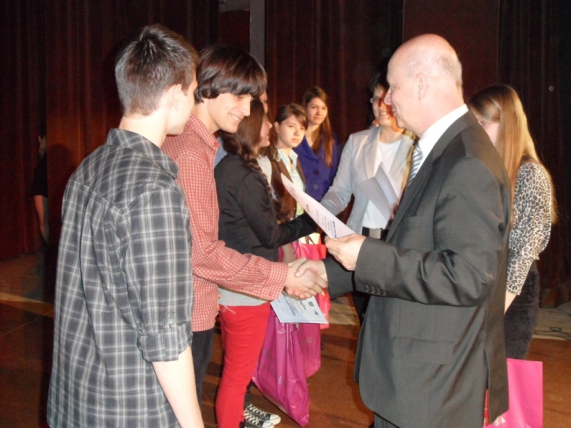 Zdjęcie w galerii na portalu naszwodzislaw.com: Impreza w gaju oliwnym  wiadomości z regionu