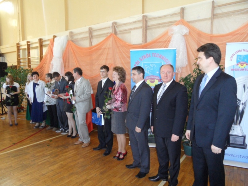 Zdjęcie w galerii na portalu naszwodzislaw.com: Maturzyści zakończyli rok szkolny wiadomości z regionu