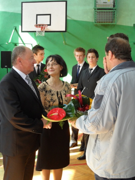 Zdjęcie w galerii na portalu naszwodzislaw.com: Maturzyści zakończyli rok szkolny wiadomości z regionu