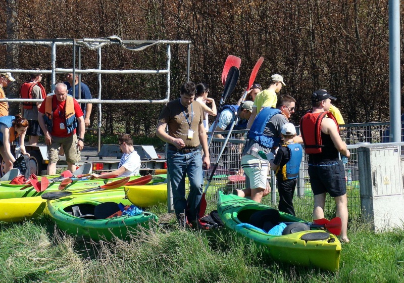 Zdjęcie w galerii na portalu naszwodzislaw.com: Neptun i Wiosenki na otwarciu Rudy wiadomości z regionu
