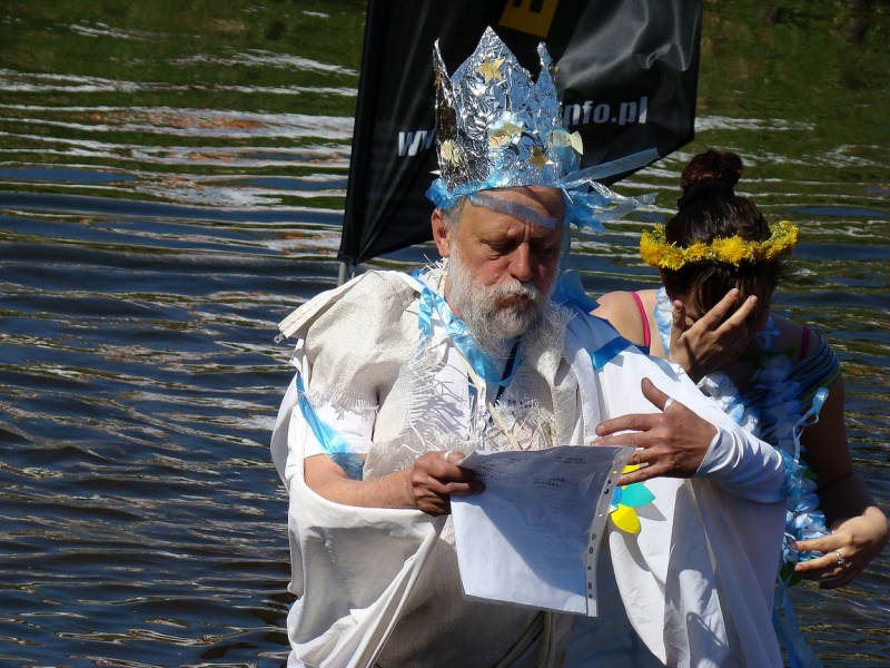 Zdjęcie w galerii na portalu naszwodzislaw.com: Neptun i Wiosenki na otwarciu Rudy wiadomości z regionu