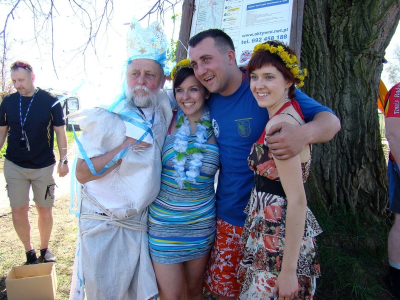 Zdjęcie w galerii na portalu naszwodzislaw.com: Neptun i Wiosenki na otwarciu Rudy wiadomości z regionu