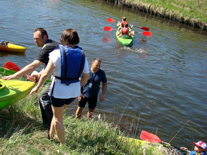 Zdjęcie w galerii na portalu naszwodzislaw.com: Neptun i Wiosenki na otwarciu Rudy wiadomości z regionu