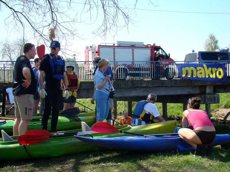 Zdjęcie w galerii na portalu naszwodzislaw.com: Neptun i Wiosenki na otwarciu Rudy wiadomości z regionu