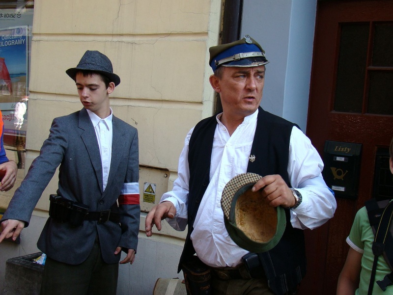 Zdjęcie w galerii na portalu naszwodzislaw.com: Rekonstruktorzy z Wodzisławia na deptaku wiadomości z regionu